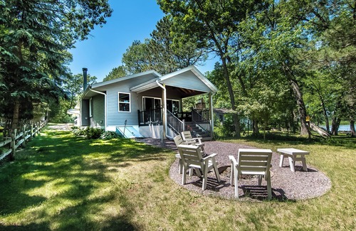 Montello House | Perfect Waterfront Getaway between the Lakes