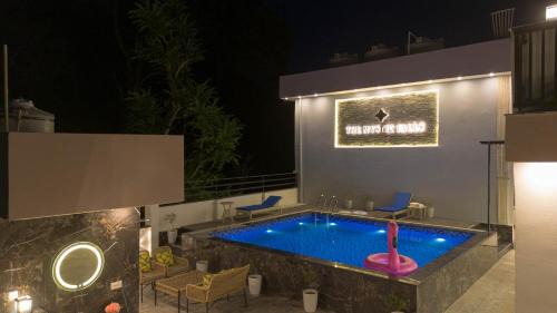 Haridwar Hotel | Perfectstayz Premium Mystic falls with Rooftop Pool & Cafe