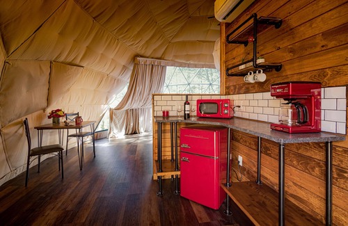 Logan Resort | Peridot Geodome by Inn & Spa at Cedar Falls