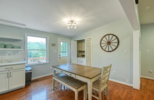 Livingston House | Persimmon Cove