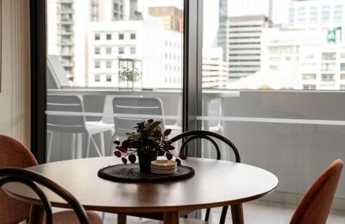 Perth Central Business District Apartment | PerthViews Modern with Pool Gym