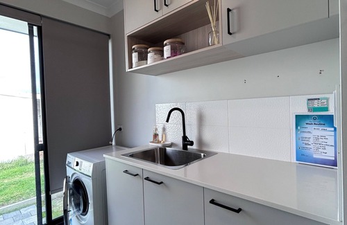 East Bunbury House | Pet and Family Friendly! nConveniently located To Koombana Bay