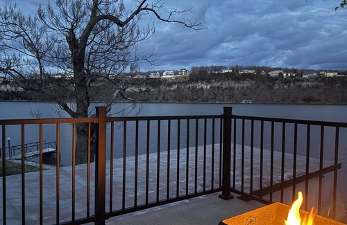 Sunrise Beach House | Pet and Family-Friendly Lakefront Home