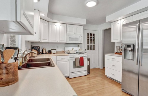 Ionia House | Pet and kid friendly home in Henrietta