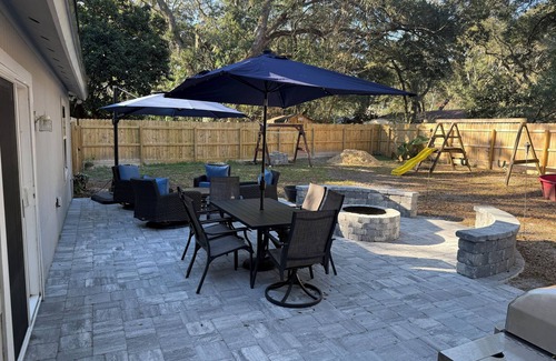 Fernandina Beach House | Pet/Family Friendly 3/2 with Enormous Backyard/RV Hook Ups/Boat Washing Area!