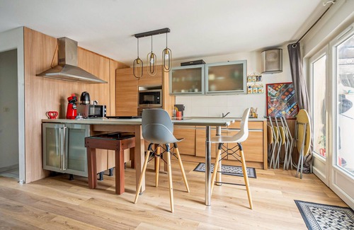 Saint-Thibault-des-Vignes Apartment | Pet friendly apartment in St Thibault des Vignes