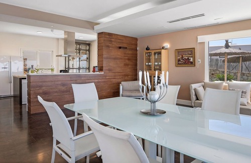 Atlanterra Villa | Pet-Friendly 'Villa de Lujo en Zahara' with Sea View, Pool, Garden & Wi-Fi