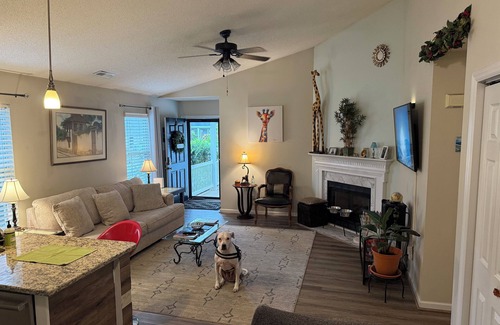 Apex House | Pet friendly 1,150 sqft one story, 3 bedrooms, 2 full bath home