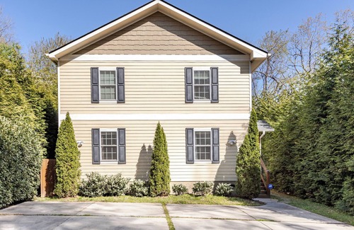 Woodfin Apartment | Pet Friendly - 2 Bedroom Cozy Nut Shell