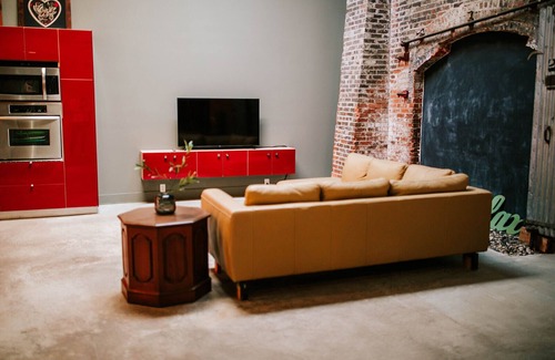 Athens Apartment | Pet-Friendly 2BR DAWGout by MHM Luxury Properties