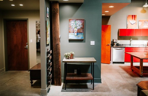 Athens Apartment | Pet-Friendly 2BR DAWGout by MHM Luxury Properties
