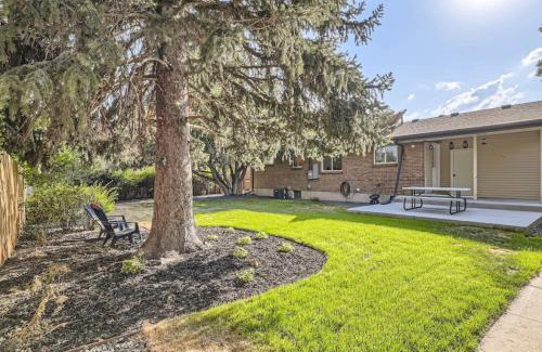 Lakewood House | Pet Friendly 3 Bedroom Near to Red Rocks And Belmar In Denver