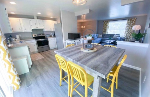 McAlpine Apartment | Pet-Friendly 4BR |Charlotte Home-BBQ-Fenced Yard