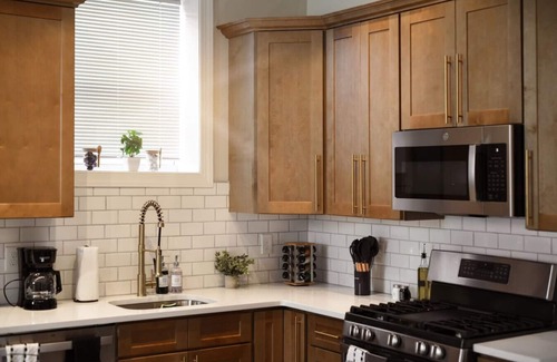 Larimer House | Pet Friendly+6BR+Free Parking+5 Min From Bakery Sq