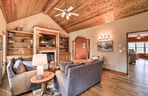 Abingdon House | Pet-Friendly Abingdon Abode with Yard and Grill!