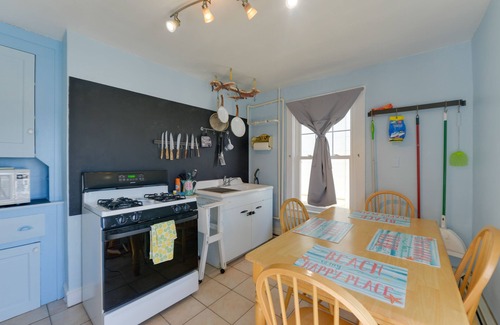 Wildwood Apartment | Pet-Friendly Apartment in Wildwood < 1 Mi to Beach