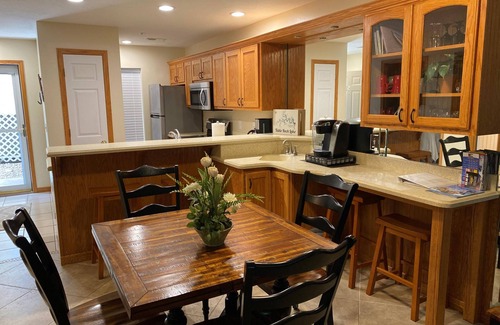 Hollister Condo | Pet-Friendly Beautiful Condo At Lakeside On Table Rock Lake