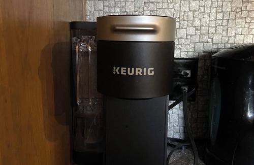 Thomas Drive House | Pet friendly, beautiful lakefront property that sleeps up to 15 people