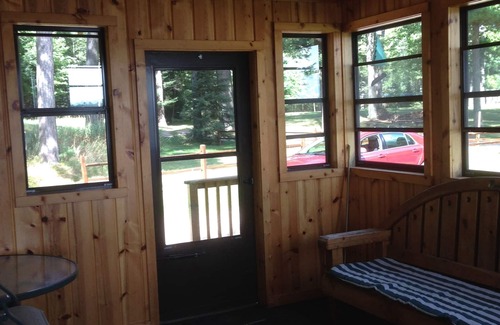 St Germain Cabin | Pet-Friendly Cabin On The Lake With Fireplace
