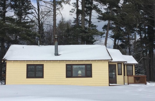 St Germain Cabin | Pet-Friendly Cabin On The Lake With Fireplace