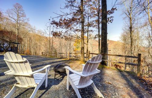 Spruce Pine House | Pet-Friendly Cabin with Fire Pit in Spruce Pine!