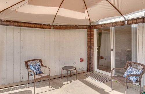 North Central Carrollton House | Pet-Friendly Carrollton Home w/Fenced Backyard!