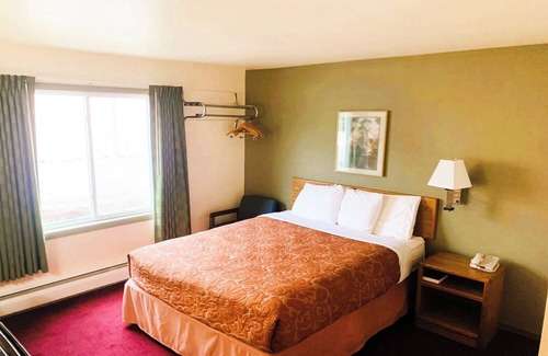 Staples Hotel | Pet-Friendly Comfort Room w/Affordable Rates – Close to Wobegon Trails
