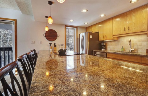 Frisco Condo | Pet-Friendly Condo, New Furniture, King Bed, Hot Tubs, Pools, Fireplace - CC301