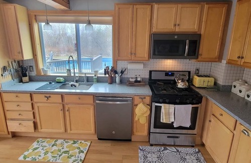 Tenants Harbor Other | Pet Friendly Cottage with amenities your family won't want to miss!