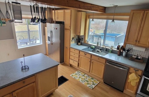 Tenants Harbor Other | Pet Friendly Cottage with amenities your family won't want to miss!