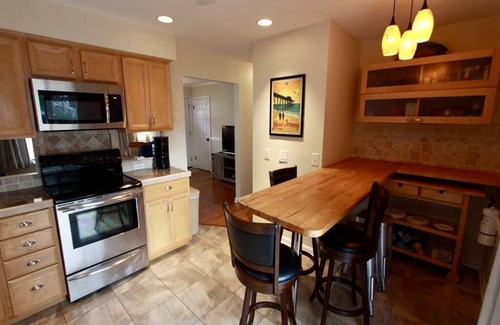 Town Bank House | Pet friendly cottage by the Delaware Bay-Townbank
