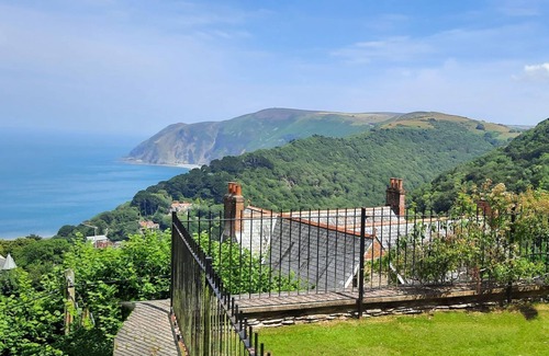 Lynton Cottage | Pet friendly cottage in Exmoor w/great sea views