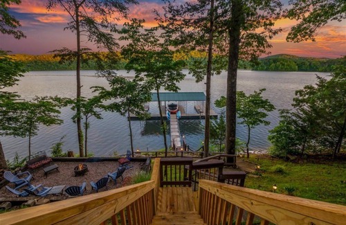 Sharps Chapel Condo | Pet friendly. Covered Dock. Lakeside Firepit. August & September dates available