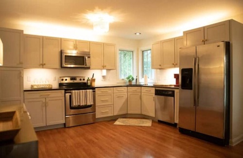 Villa Heights House | Pet Friendly Cozy NoDa Bungalow with Fenced in Backyard