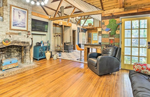 Belvedere Park Cabin | Pet-Friendly Decatur Escape: < 4 Mi to Dtwn!