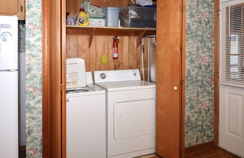 Country Club Estates House | Pet Friendly Downtown Rehoboth Beach 4BR Home, Parking, Porch