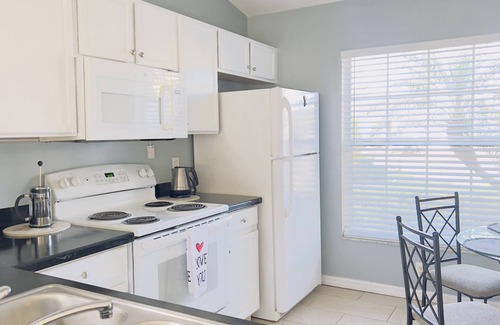 Indian Point House | Pet Friendly Entire Villa Private Heated Pool Close to Disney