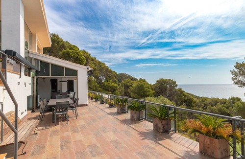 Begur Villa | Pet-Friendly 'Espectacular Villa en Begur' with Sea View, Pool & Wi-Fi