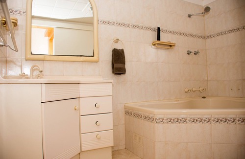 Kimba House | pet friendly Family accommodation min 2 nights