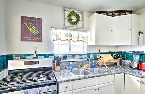 Fullerton Cottage | Pet-Friendly Fullerton Vacation Rental w/ Patio!