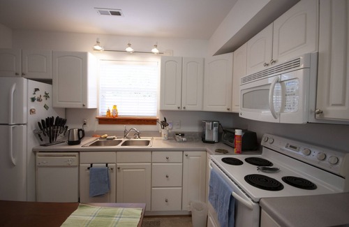 Tranquil Harbour House | Pet-friendly, fully-fenced yard, minutes to beach