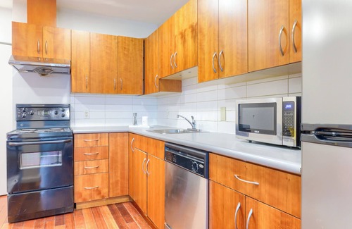 Central Apartment | Pet Friendly Furnished 2 Bedroom@440 Richards