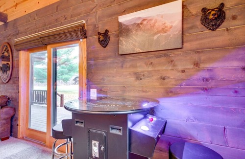 Garrison Cabin | Pet-Friendly Garrison Retreat
