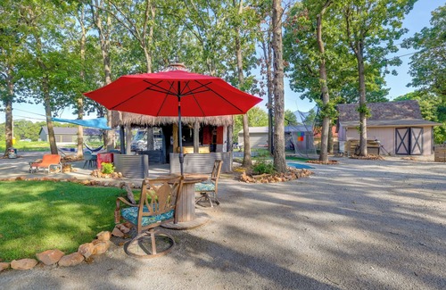 Grove Apartment | Pet-Friendly Grand Lake Studio w/Outdoor Space