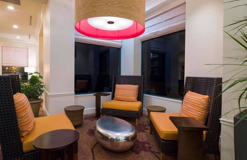 Silver Lane Hotel | Pet-Friendly Haven with Indoor Pool & On-Site Dining in Hartford