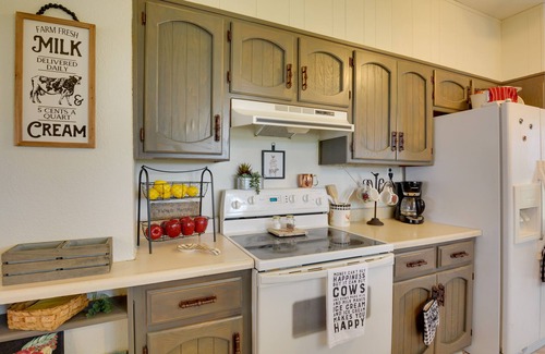 Sheldon House | Pet-Friendly Home: Patio & Yard in Sheldon