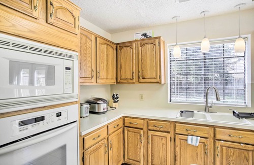 Mission Bend House | Pet-Friendly Houston Rental w/Private Patio!