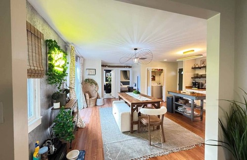 Hudson Cottage | Pet-Friendly Hudson Escape w/ Hot Tub