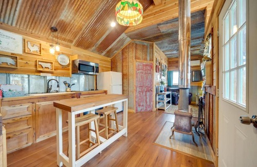 Kerrville House | Pet-Friendly Kerrville Vacation Rental Farmhouse