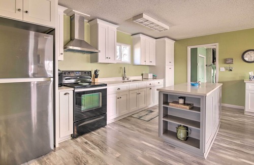 Tow House | Pet-Friendly Lake Buchanan Retreat w/Fire Pit!